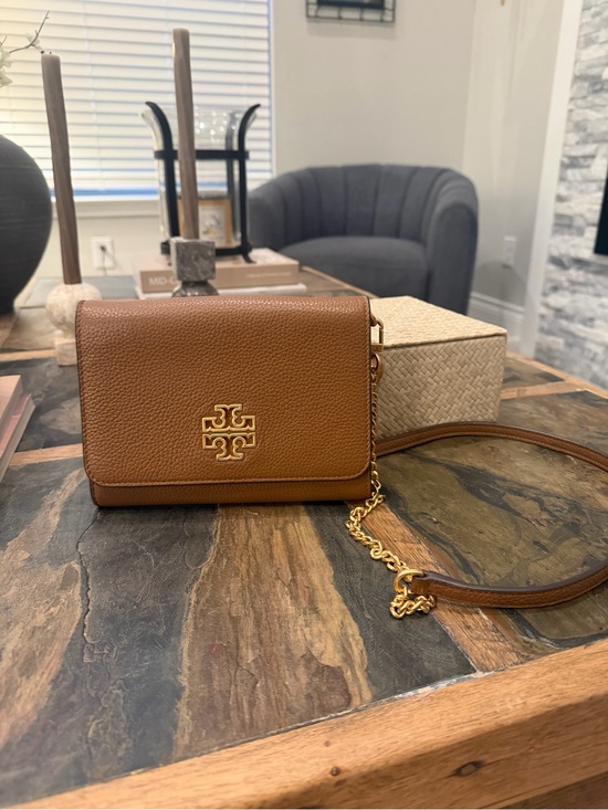 Tory Burch Handbags - Tory Burch Brown Pebbled Leather Chain-Trim Crossbody